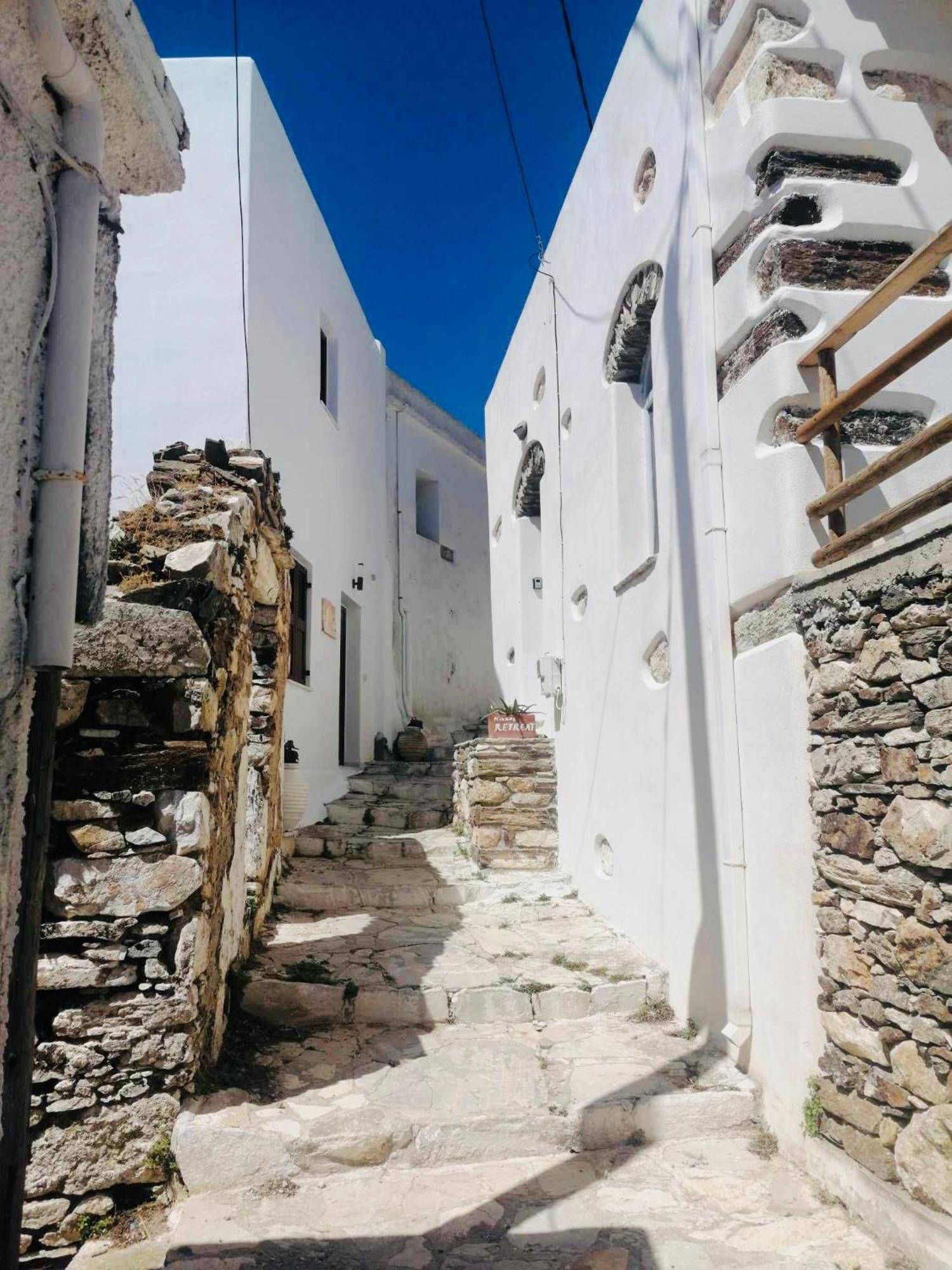 דירות Koronos Naxos Mountain Retreat - Tiny House Build On Rock מראה חיצוני תמונה